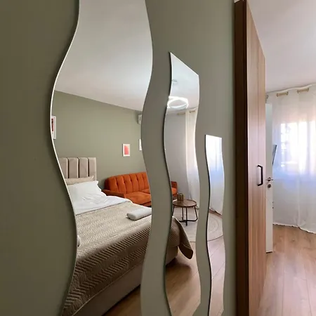 Cane Mosaic Апартаменты Тирана