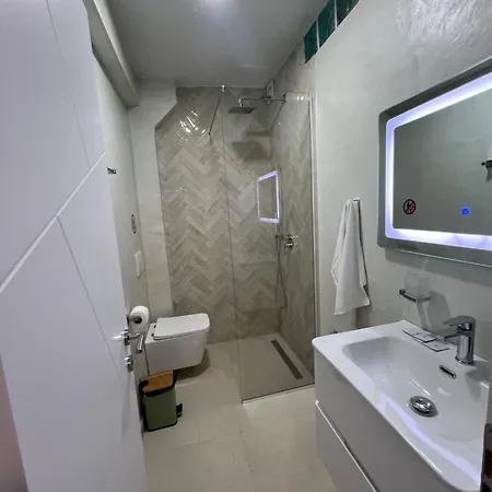 Cane Mosaic Apartment